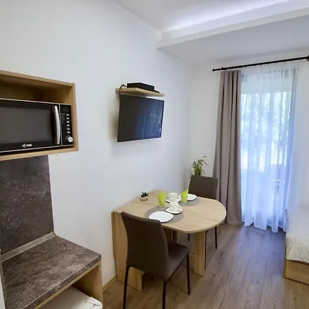 Sport Centrum 아파트호텔 Pápa